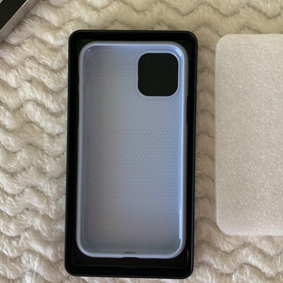 NWT DTTO iPhone 11 Pro Case - Picture 4 of 11